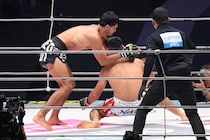 RIZINで衝撃１回“13秒”KO…ライト級絶対王者が右ひざ一発でマットに沈む