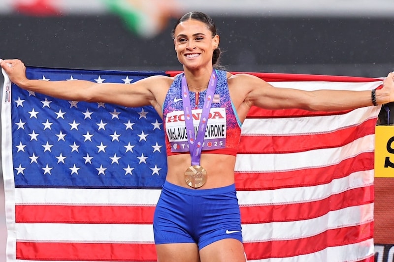 陸上界に史上初の“二刀流”金メダル! 400mH女王が400m世界歴代2位で快走できたワケ「私に注目してほしかったから」【世界陸上】