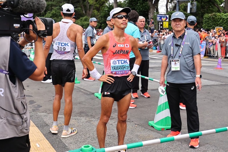”えっ、まさか”金メダル候補の山西利和が警告3枚。トップ→ペナルティゾーン2分間待機→先頭集団から脱落【世界陸上/男子20km競歩】