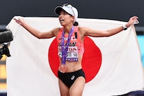 日本女子初! 藤井菜々子、“恩師に捧げる銅メダル”の裏にあった緻密な計算「上手くはまった」「今までと違うぞと」【世界陸上／女子20km競歩】