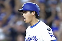 「オオタニがカーショウの負けを許さなかった」大谷翔平がレジェンドの本拠地ラスト登板で負けを消す52号３ランHR！米記者絶賛「GOATがGOATを助けた」