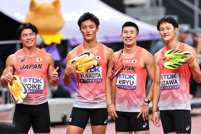 「いいチームだなと」4×100m3着で予選突破のリレー侍、決勝に向けて意欲旺盛「バトンを攻めるのと、雰囲気に乗っかって思いっきり走るだけ」【世界陸上】