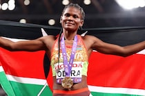 第１回大会以来、42年ぶり新記録！“ケニアの伏兵”オディラが前回女王＆パリ金を下す　ファン驚愕「鳥肌もんだったわ！」【世界陸上／女子800m】