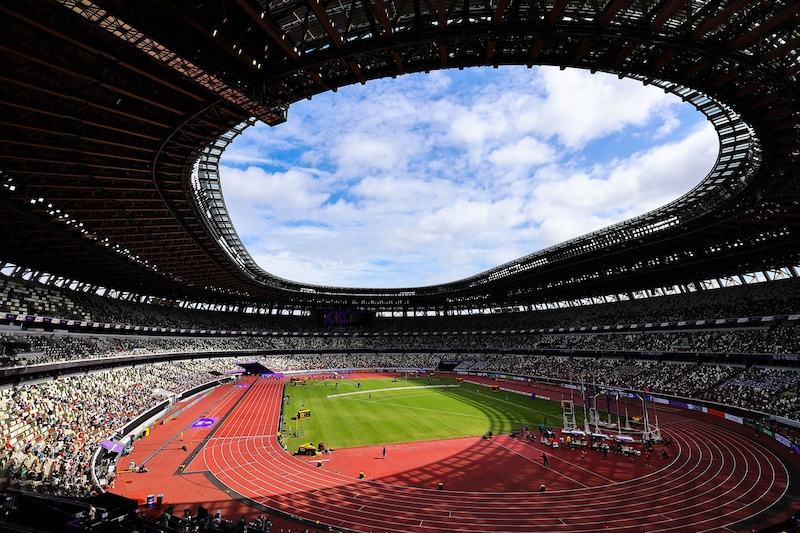 “元モー娘。女優”が公開...みちょぱ&大倉士門夫妻との現地3ショットにネット反響!「世界陸上観に行ったんや」「ビックリした」