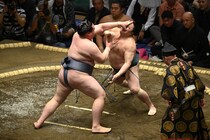 「めっちゃ目立っとる！」大相撲観戦に映り込んだ人気タレントの“絶大なる存在感”が話題！「一発で分かったわ」「観てるだけで楽しい」