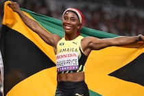 「夢が現実になった」東京世界陸上ラストランを終えた“世界最速ママ”に米国選手が粋なツーショット「YouTubeであなたを観ていた小さな女の子が…」【世界陸上】