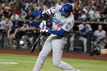 大谷翔平が第１打席で“幻の54号”　誰もが確信した打球は柵越えならず…地元メディアは「メジャー30球場のうち28球場なら本塁打」と驚愕発表