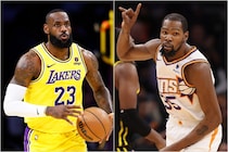レブロンの記録はバードのキャリア２周分!?現役２大巨頭が他を圧倒【ポジション別得点ランキング | SF編】＜DUNKSHOOT＞