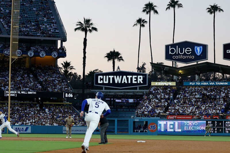 元テレ朝アナの大人気美女、ドジャース生観戦「ゆりやんちゃんと一緒にロサンゼルス‼」 ネット仰天「珍しい」「多忙なお二人」