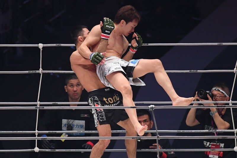 壮絶TKO負け朝倉未来、救急搬送後にSNSで痛々しい代償説明「眼窩底骨折あるけど他は大丈夫そう」榊原信行CEO「引退ないと思う」