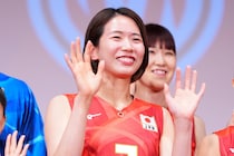 女子バレー元日本代表主将が激動の25年オフショット大放出　愛犬と戯れ、結婚式、出産、本出版「あっという間!!と思うけど…」