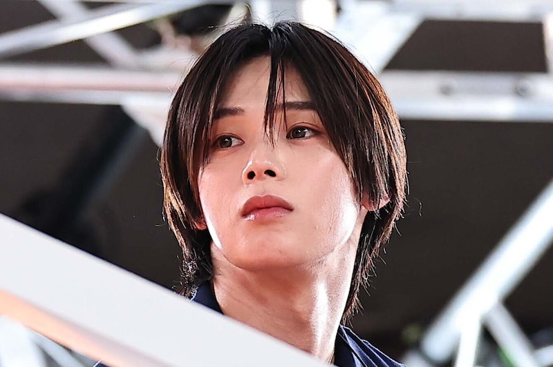 「美しすぎて圧倒された」レコ大→紅白→年越しライブ→ニューイヤー駅伝に現われた“大人気アイドル”にネット衝撃「このイケメン誰？」