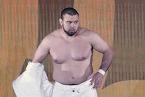 「えーーー！マジかよ！」衝撃プロレスデビューのウルフ・アロン、新日本1.4東京Dを初観戦した“柔道銀メダリスト”がツーショット公開「来てたんだー！」