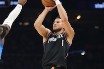 「本当にイライラする」サンダー相手に劇的弾を沈めたブッカーだが、３ポイント不振に不満「これがターニングポイントになれば…」＜DUNKSHOOT＞