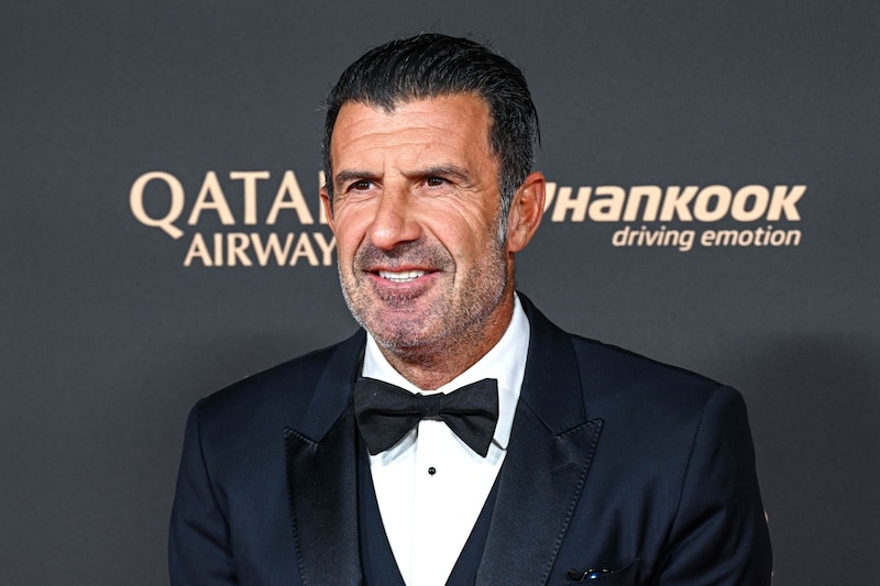 「素晴らしい時間」フィーゴが来日！ 京都や東京の名所観光「会えて光栄でした」「伏見稲荷で出会った者です」遭遇したファンも