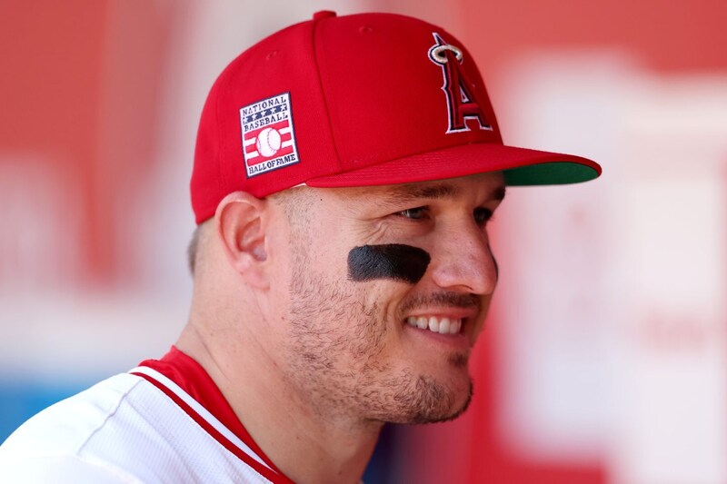 両膝手術から復帰のトラウトは左翼起用が有力か? 米メディアが「最も現実的なプラン」とするエ軍の外野布陣は?