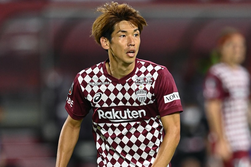 JリーグMVPモデル妻が結婚12年目の夫婦“晴れ着”ショット　仲睦まじい一枚に喝采「半端ない」「すごく素敵」