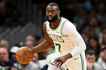 「彼は第１オプション。バットマンの看板を持っている」MVP級の活躍を続けるブラウンを元選手が称賛＜DUNKSHOOT＞