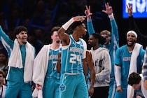 王者サンダーに敵地で快勝したホーネッツ。新人カニップルが自信「僕らはエリートレベルの攻撃型グループになれる」＜DUNKSHOOT＞