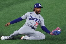 「迷う必要はない。またドジャースのユニホームを着させよう」非情通告の外野手をLAメディア熱望「野球IQ1000の持ち主」