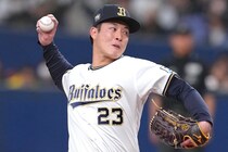 「美女が気になる」オリックス右腕、昨年ヒットドラマ主演の“人気女優”らと貴重ショット　ネットざわつく「バスケ選手!?」「中々見られない姿」