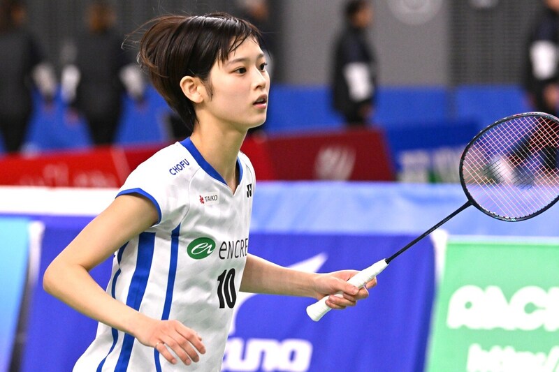 日本バドミントン界期待の20歳、艶やかな“白い晴れ着”を所属先が公開「綺麗すぎる♡」「振袖と和傘もよく似合う」