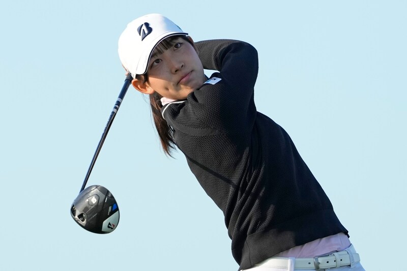 米ツアー２年目迎える20歳女子プロゴルファーが艶やかな黒＆金色の“振袖姿”に反響「素敵な色ですねー！」「可愛い♡よりも綺麗」