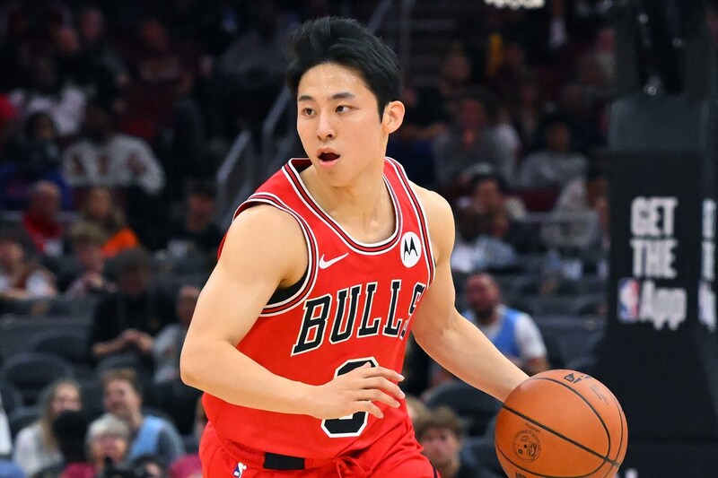 「いきなりエグいパス通してんなー」Gリーグで実戦復帰の河村勇輝が見せた好アシストに日米ファン熱狂、球団公式も「彼が帰ってきた」＜DUNKSHOOT＞