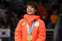 「はい かわいい」高木菜那氏がミラノ・コルティナ五輪メダル候補の妹からもらった手作りプレゼントに称賛「似合ってます」「とっても素敵!!」