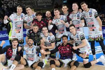 ペルージャ、リーグ10連勝！ ホーム無敗の相手に勝利「一瞬で試合のリズムが変わる可能性はあった」指揮官は冷静　次戦CLの石川祐希に期待【バレーボール】