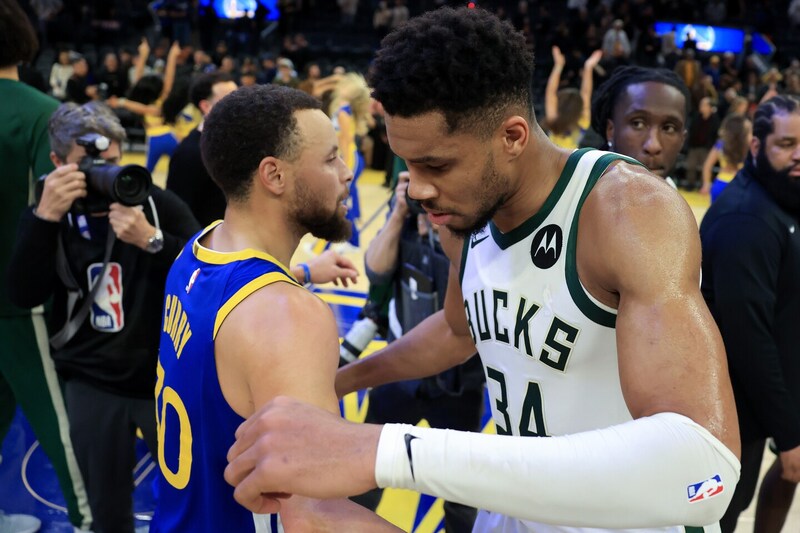 ウォリアーズはトレードに動くべきか。解説陣はアデトクンボ獲得を推奨「ヤニスとステフのコンビは魅力的」＜DUNKSHOOT＞