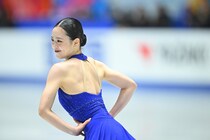 「完璧だ」ブルーの衣装がよく似合う　青木祐奈の四大陸初出場初Vに海外ジャーナリスト虜「今すぐエマ・ストーンにも伝えなきゃ！」「もう狂喜乱舞だ」