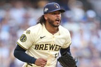 「獲得できていれば…」大物右腕を逃したRソックス、専門メディアは嘆きの一方で“怪我の功名”を強調「十分な厚みがある」