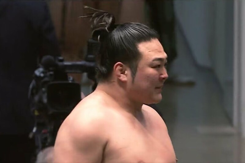 「泣いてしまう」１年以上の休場を経て歴史的快挙目前で惜敗…天井見つめ動けず「天を仰ぐ姿が悲しかった」と一夜明けても反響止まず