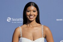 ドジャース美女リポーター、本拠地で豪快スイング披露　ファン喝采「飛ぶね～」「バットフリップ翔平みたい」