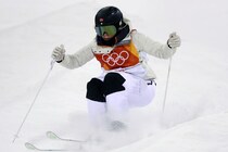 「雪が深すぎ!!」スキー元世界女王、ニセコ連峰の“極上パウダー”満喫　日本の虜に「寿司と温泉三昧」