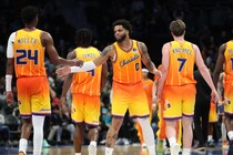 低迷するホーネッツだが、選手たちの揺るがぬ“チーム愛”「このチームの一員でありたい」「ゴールは全員がここに残ること」＜DUNKSHOOT＞