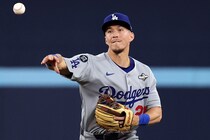 右足首手術のエドマン、開幕絶望で二塁手争い激化　ロハス、キム・ヘソン、フリーランド、イバニェス…「それぞれ長所と短所があるが」LAメディアの一押しは