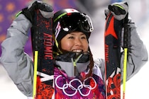 「こんな感じなの!?」ソチ五輪銅・小野塚彩那が大転倒→“スキー歴35年”で初の怪我　「今まで無傷だったの凄すぎる」女子バレー元日本代表も思わず反応