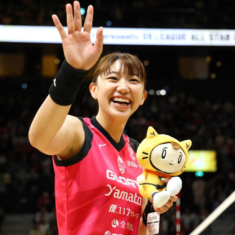 「可愛いのてんこ盛り！」バレーボール日本代表の“秋田美人”が公開したモデルなりきり写真集に大反響！「顔ちっちゃ」「アスリートで１番じゃない？」
