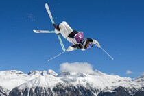 女子モーグルスキー日本代表の24歳、両足前十字靭帯断裂から復活→ミラノ五輪出場の喜び語る「やっと夢の舞台に立ち、ワクワクが止まらない」