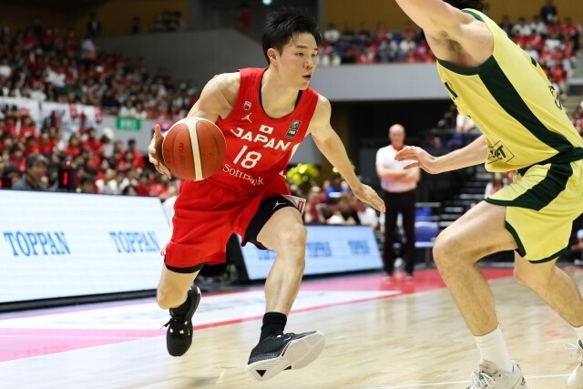 “方向性の相違”で電撃退任の男子バスケ日本代表HCに馬場雄大が感謝「光をもたらしてくれました」