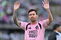 「数か月でもいい」メッシ復帰論が再燃　バルサと世界のサッカー界にとっての“救済”とは？