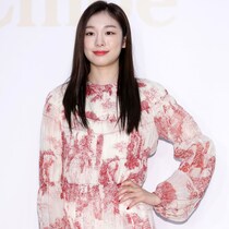 「な、なんて美しいんだ！」現役時代からイメージ激変…元五輪女王キム・ヨナが魅せた“清楚なお嬢さん”姿に脚光！「気品あふれる」「年齢を感じさせないね」