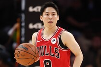 「公式のカワムラ推しが止まらない」河村勇輝がブルズの“GAME DAY”画像に異例のソロ登場！ファンは驚き＆称賛「エース級の扱いやん」＜DUNKSHOOT＞