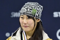 「斜度がゆるく見える」スノーボード女子日本代表の村瀬心椛、五輪選手村＆ビッグエア会場を紹介！　公開練習へ準備着々【冬季五輪】