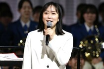 寒さ対策は万全！ ダッフルコート姿の石川佳純氏が現地ミラノの盛り上がりを報告「ナイスショット」「真摯なレポート待ってます」の声【冬季五輪】