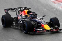 「こんな短い時間で350km/hに...」「ストレートで時速50kmの差」新時代のF1の特徴を英専門メディア解説「オーバーテイクが頻繁に」