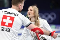 「ハートを盗まれた！」カーリング・スイス代表夫妻の“可愛すぎる”１歳半息子が世界を魅了！「すでに名手の予感」「愛さずにはいられない」【冬季五輪】