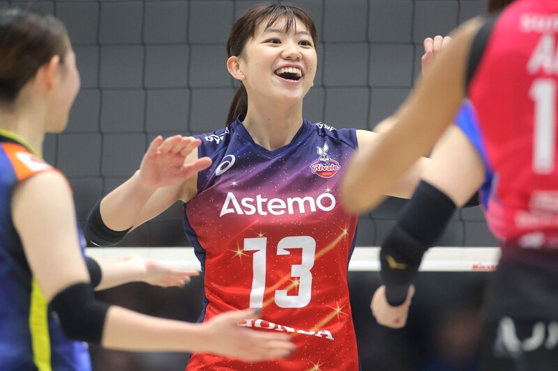 「めちゃ可愛い！」バレーボール女子代表の秋田美人が沸かせた“天井サーブ”の舞台裏公開！「いいね」「走りながらはレベルMAX」など反響